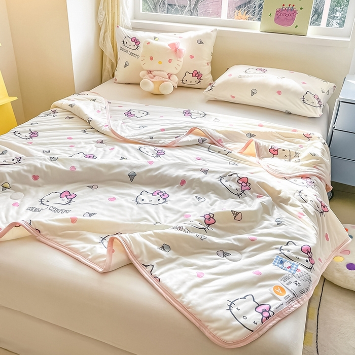 91家纺网 家纺一手货源 找家纺 金爱家2025新款A类三丽鸥正版授权高品质牛奶丝软糯针织棉大豆夏被系列详情 针织棉三丽鸥-甜甜kitty