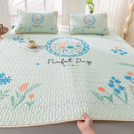 91家纺网 家纺一手货源 找家纺 （总）美丽折2025新品6mm厚天然乳胶凉席三件套 大版印花卡通乳胶凉席平铺款