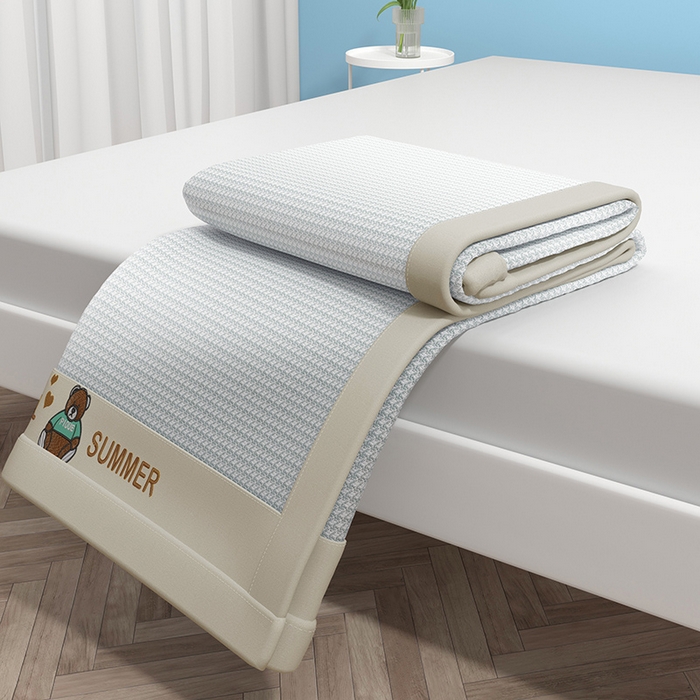 91家纺网 家纺一手货源 找家纺 绒艺席业 2025新款A类抗菌冰丝凉席系列-小冰熊款 冰熊-灰