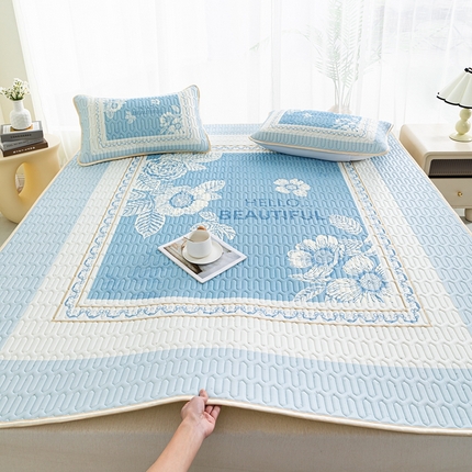 91家纺网 家纺一手货源 找家纺 （总）美丽折2025新品6mm厚天然乳胶凉席三件套 大版印花卡通乳胶凉席平铺款