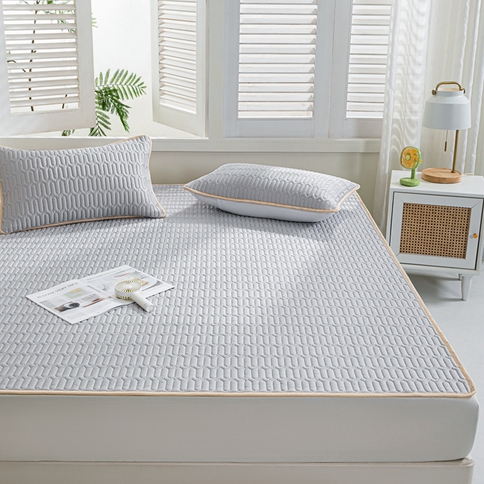 91家纺网 家纺一手货源 找家纺 美丽折2025新品6mm厚天然乳胶凉席三件套 大版印花卡通乳胶凉席平铺款 灰色