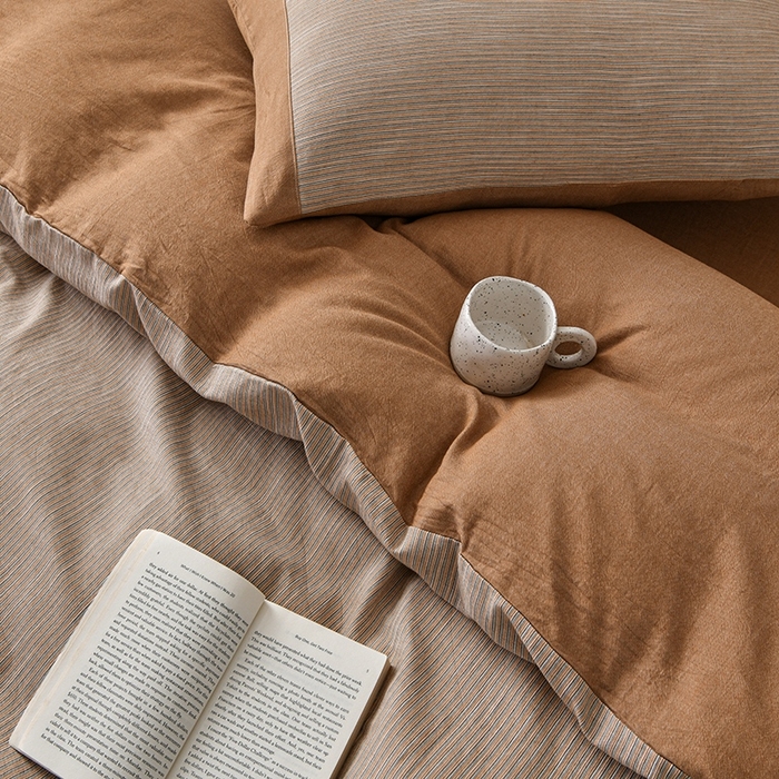 91家纺网 家纺一手货源 找家纺 金艾草2025年新款60S纯棉色织水洗大提花四件套 时光条-爱玛橙