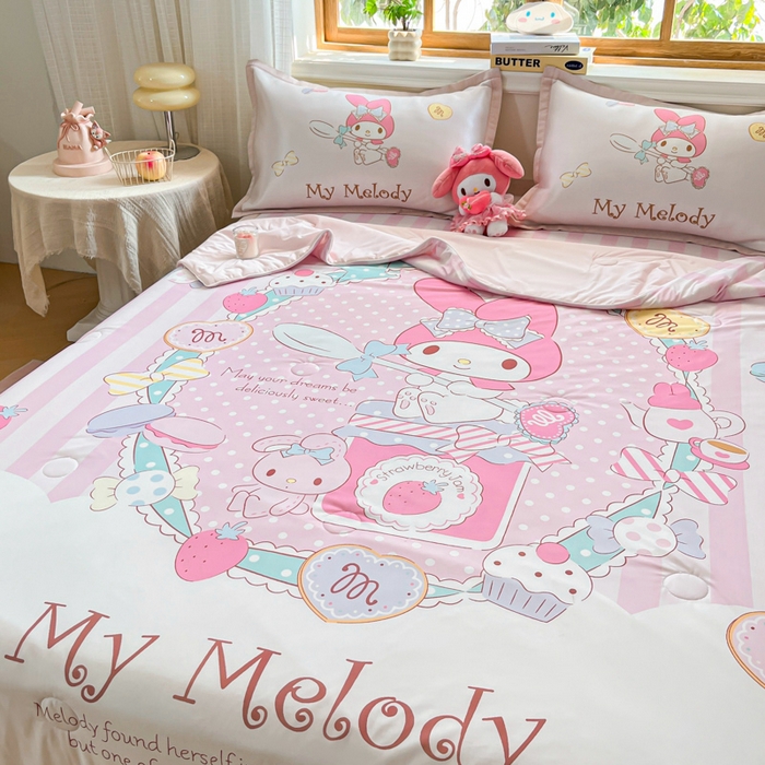 91家纺网 家纺一手货源 找家纺 博雅 2025新款 三丽鸥凉感丝夏被冰丝凉席组合四件套 魔法美乐蒂