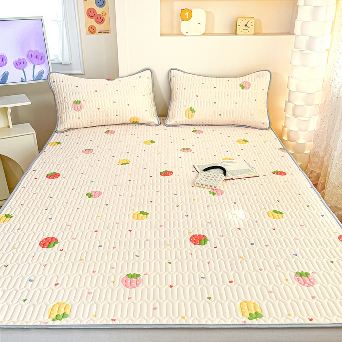 91家纺网 家纺一手货源 找家纺 柒月家居 2025新款小清新乳胶凉席 爱心草莓