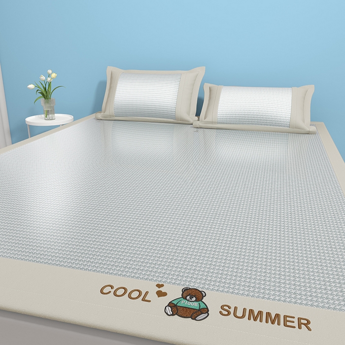 91家纺网 家纺一手货源 找家纺 绒艺席业 2025新款A类抗菌冰丝凉席系列-小冰熊款 冰熊-灰