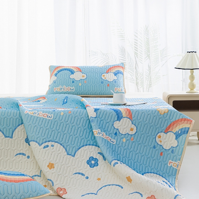 91家纺网 家纺一手货源 找家纺 美丽折2025新品6mm厚天然乳胶凉席三件套 大版印花卡通乳胶凉席平铺款 彩虹之恋