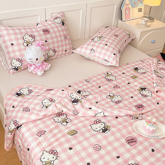 91家纺网 家纺一手货源 找家纺 金爱家2025新款A类三丽鸥正版授权高品质牛奶丝软糯针织棉大豆夏被系列详情 针织棉三丽鸥-粉格爱心kitty