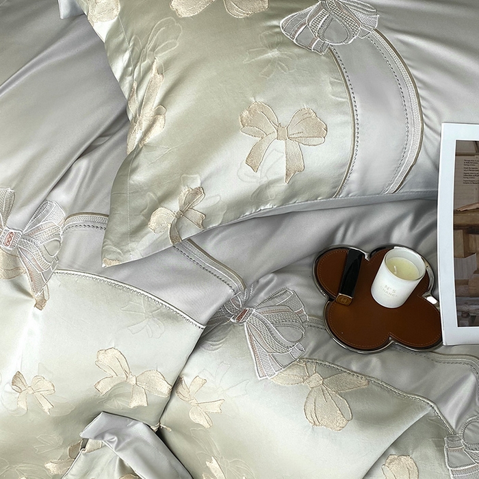 91家纺网 家纺一手货源 找家纺 优悦生活馆 2025新款冰丝浮雕绣花四件套 暮光之城-灰绿