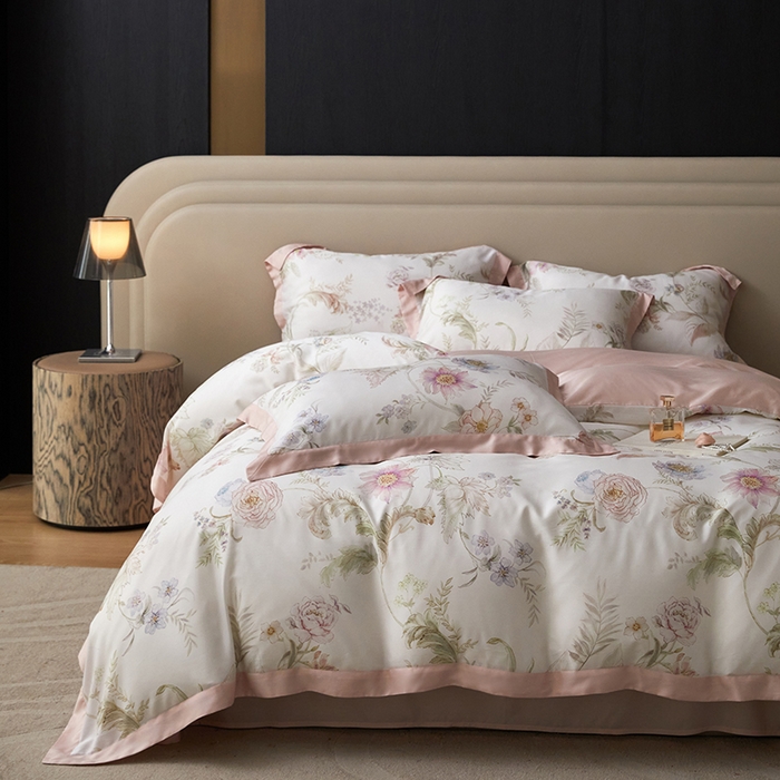 91家纺网 家纺一手货源 找家纺 薏思家纺 2025新款50支莱赛尔天丝数码印花夏被+四件套（礼盒包装） 春日落樱