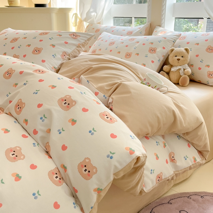 91家纺网 家纺一手货源 找家纺 仔仔熊 2025新款全棉印花四件套 爱心小熊