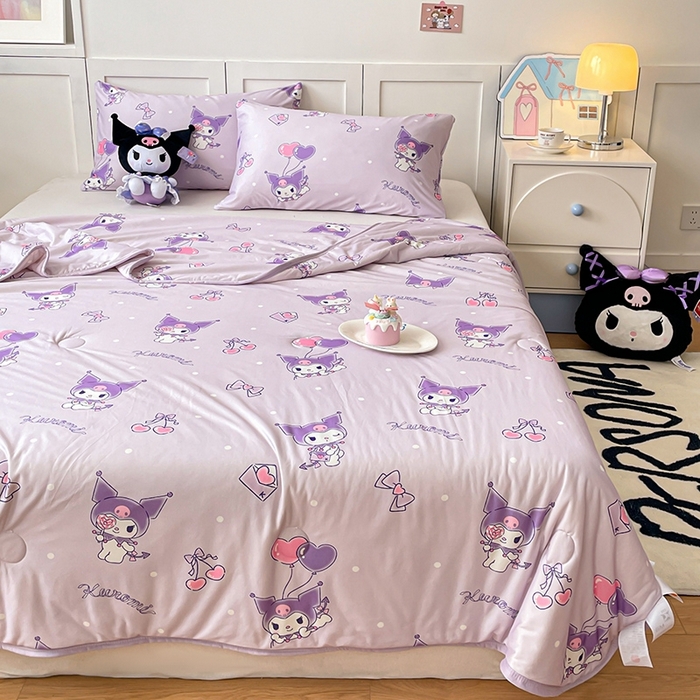 91家纺网 家纺一手货源 找家纺 金爱家2025新款A类三丽鸥正版授权高品质牛奶丝软糯针织棉大豆夏被系列详情 针织棉三丽鸥-樱桃库洛米