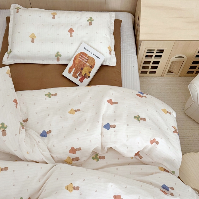 91家纺网 家纺一手货源 找家纺 2025新款全棉26℃有氧双层纱幼儿园多件套 花园小兔