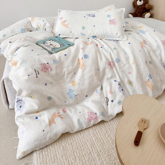 91家纺网 家纺一手货源 找家纺 2025新款全棉26℃有氧双层纱幼儿园多件套 飞行奇遇