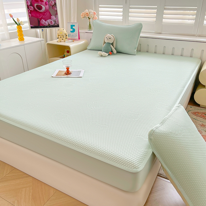 91家纺网 家纺一手货源 找家纺 迪乐妮 2025新款小冰熊凉豆豆席床笠 清新绿-小冰熊凉豆豆床笠