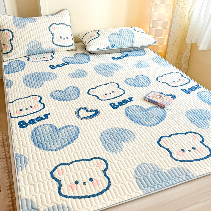 91家纺网 家纺一手货源 找家纺 柒月家居 2025新款小清新乳胶凉席 爱心小熊