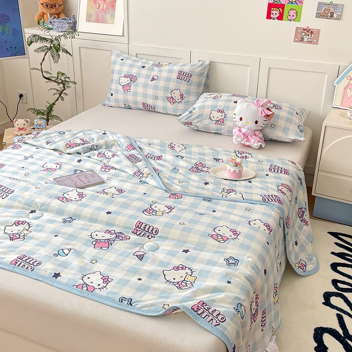 91家纺网 家纺一手货源 找家纺 金爱家2025新款A类三丽鸥正版授权高品质牛奶丝软糯针织棉大豆夏被系列详情 针织棉三丽鸥-蓝格kitty