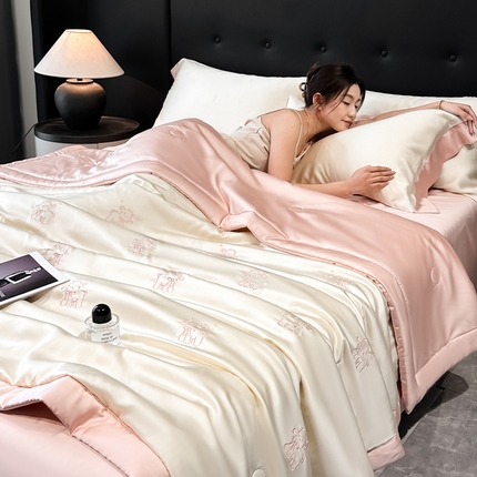 满羽家纺 2025新款冰丝夏被四件套-满绣系列 星星羊-奶白粉