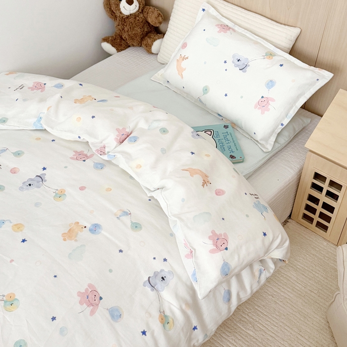 91家纺网 家纺一手货源 找家纺 2025新款全棉26℃有氧双层纱幼儿园多件套 飞行奇遇