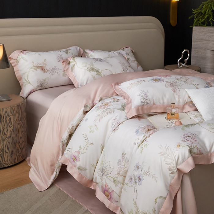 91家纺网 家纺一手货源 找家纺 薏思家纺 2025新款50支莱赛尔天丝数码印花夏被+四件套（礼盒包装） 春日落樱