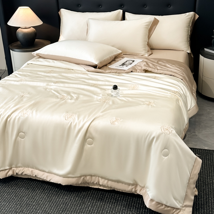 91家纺网 家纺一手货源 找家纺 满羽家纺 2025新款冰丝夏被四件套-满绣系列 山茶花-奶白咖