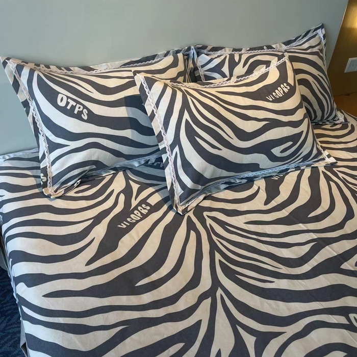 91家纺网 家纺一手货源 找家纺 仟网汇 2025全棉老粗布蕾丝花边三件套（无纺布手提包装） 斑马纹