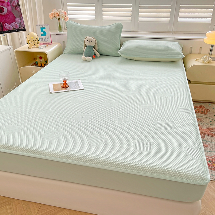 91家纺网 家纺一手货源 找家纺 迪乐妮 2025新款小冰熊凉豆豆席床笠 清新绿-小冰熊凉豆豆床笠