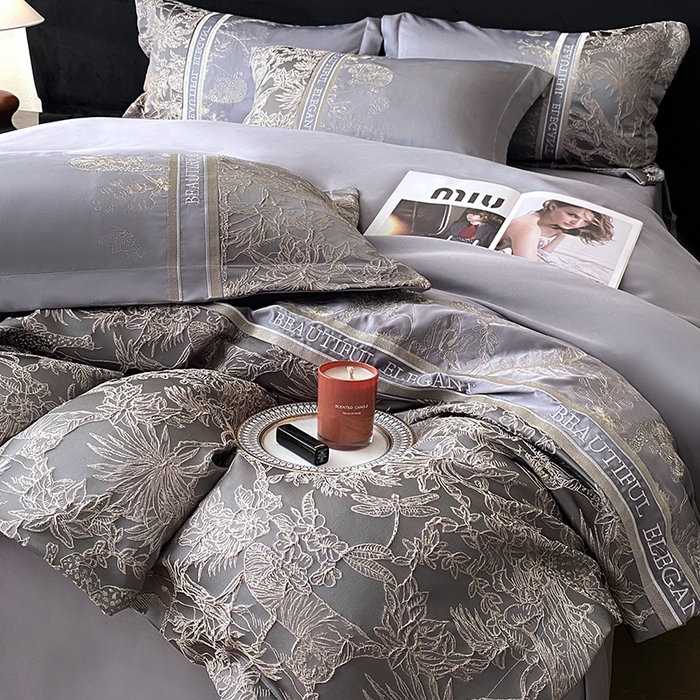 91家纺网 家纺一手货源 找家纺 优悦生活馆 2025新款冰丝浮雕绣花四件套 迷雾花园-深灰