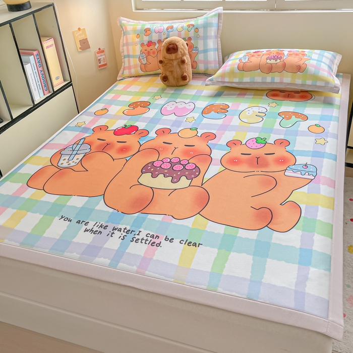 91家纺网 家纺一手货源 找家纺 博雅 2025新款独家版权A类大版数码印花1200D冰丝凉席 派对卡皮巴拉