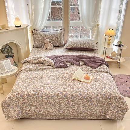 91家纺网 家纺一手货源 找家纺 贝扬思家纺 2025新款云感双层纱7A抗菌夏被四件套系列 满园春紫