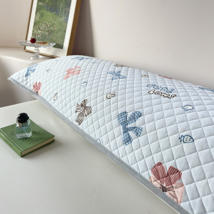 91家纺网 家纺一手货源 找家纺 爱港家纺 2025新款凉感丝双人长枕巾 夏季情侣枕头巾 绑带长枕巾 蓝蝶结 120*48