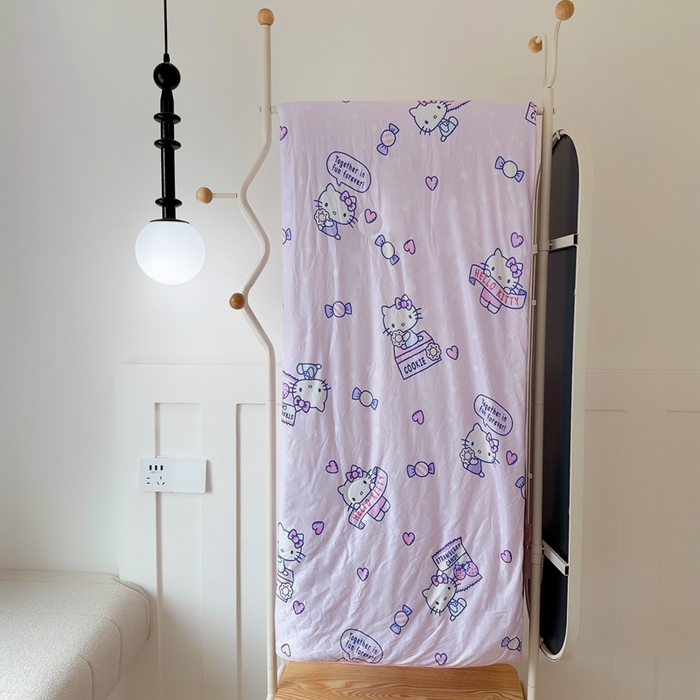 91家纺网 家纺一手货源 找家纺 兜米家居 2025夏季新品三丽鸥深睡双感针织凉感空调被夏被 糖果凯蒂猫