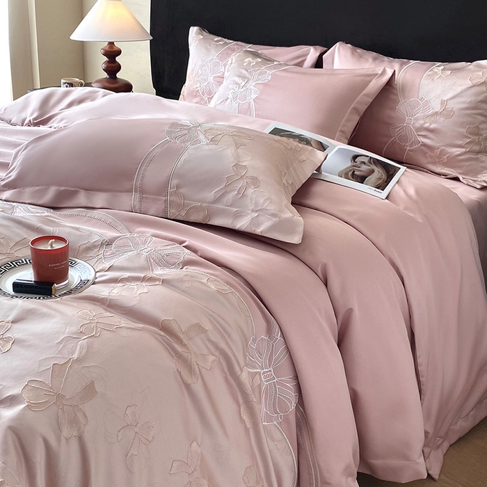 91家纺网 家纺一手货源 找家纺 优悦生活馆 2025新款冰丝浮雕绣花四件套 暮光之城-豆沙