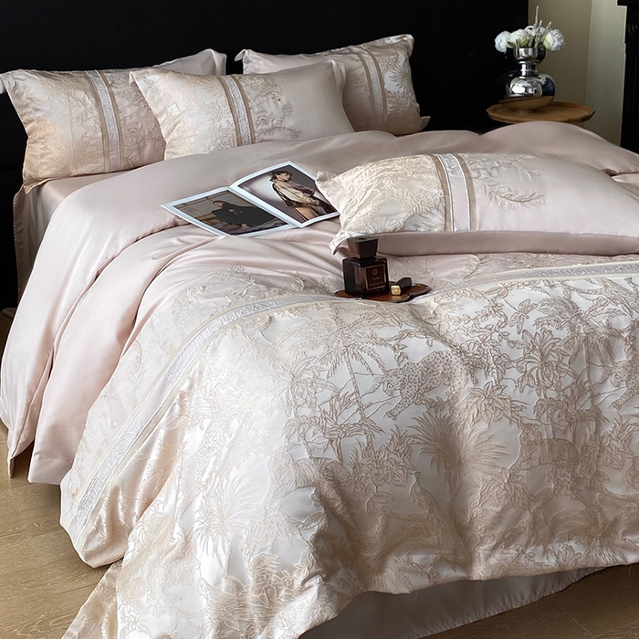 91家纺网 家纺一手货源 找家纺 优悦生活馆 2025新款冰丝浮雕绣花四件套 迷雾花园-香槟