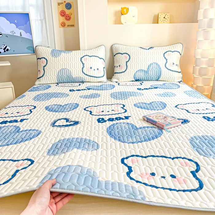 91家纺网 家纺一手货源 找家纺 柒月家居 2025新款小清新乳胶凉席 爱心小熊