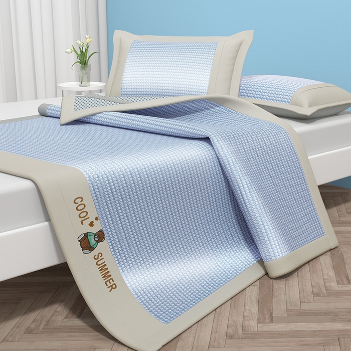 91家纺网 家纺一手货源 找家纺 绒艺席业 2025新款A类抗菌冰丝凉席系列-小冰熊款 冰熊-蓝