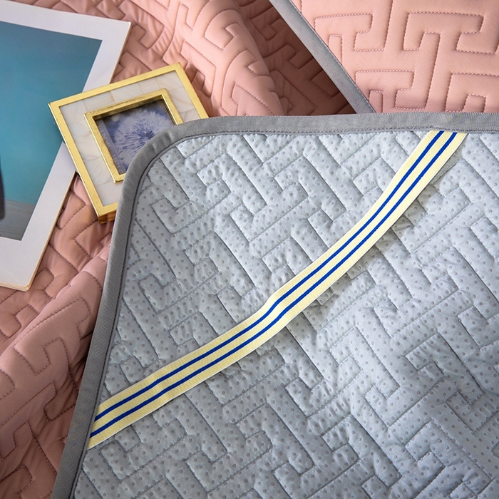 91家纺网 家纺一手货源 找家纺 美丽折2025夏季新品高端加厚全冰丝生物基乳胶凉席三件套 水洗天然乳胶凉席 豆沙T