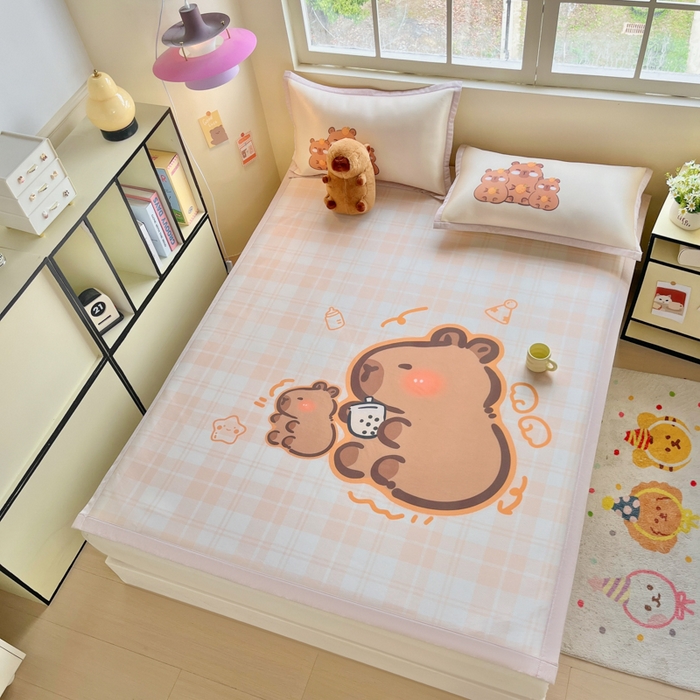 91家纺网 家纺一手货源 找家纺 博雅 2025新款独家版权A类大版数码印花1200D冰丝凉席 可爱卡皮巴拉