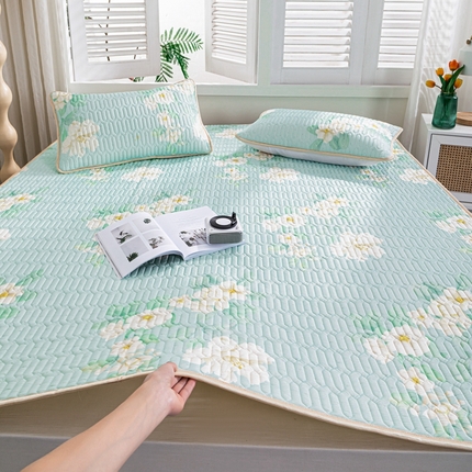 91家纺网 家纺一手货源 找家纺 （总）美丽折2025新品6mm厚天然乳胶凉席三件套 大版印花卡通乳胶凉席平铺款