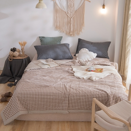 91家纺网 家纺一手货源 找家纺  玖弘 2025新款羽丝棉夏被系列 米小格