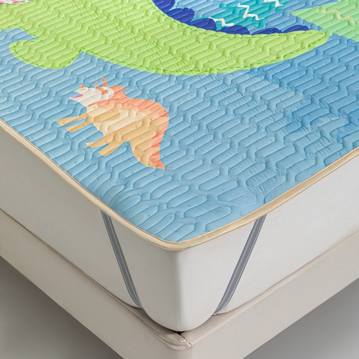 91家纺网 家纺一手货源 找家纺 美丽折2025新品6mm厚天然乳胶凉席三件套 大版印花卡通乳胶凉席平铺款 酷玩龙