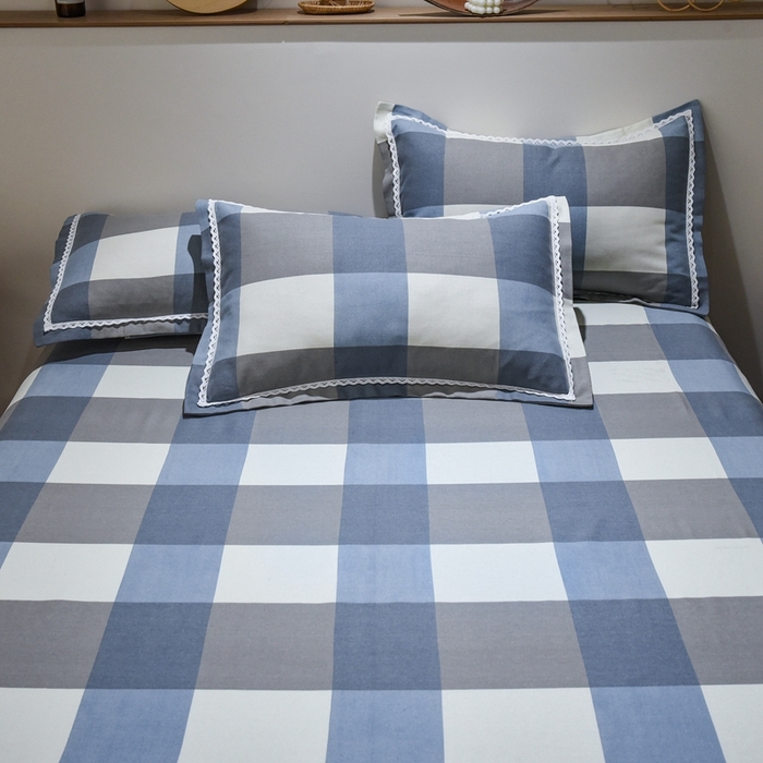 91家纺网 家纺一手货源 找家纺 仟网汇 2025全棉老粗布蕾丝花边三件套（无纺布手提包装） 蓝大格