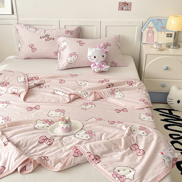 91家纺网 家纺一手货源 找家纺 桃子家居 2025新款A类三丽鸥正版授权高品质牛奶丝软糯针织棉大豆夏被系列 针织棉三丽鸥-爱心美少女kitty