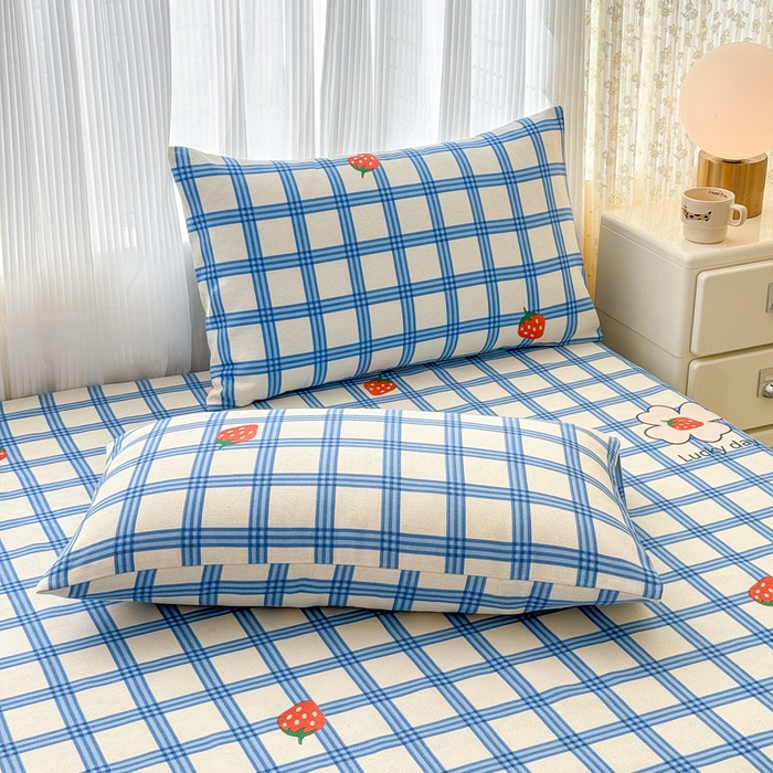 91家纺网 家纺一手货源 找家纺 仟网汇 2025新款老粗布床单粗布凉席老粗布单床单枕套单品 蓝格草莓