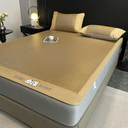 莱米家纺 2025新款加厚凉感绣花冰藤席 可爱兔—金咖-床笠