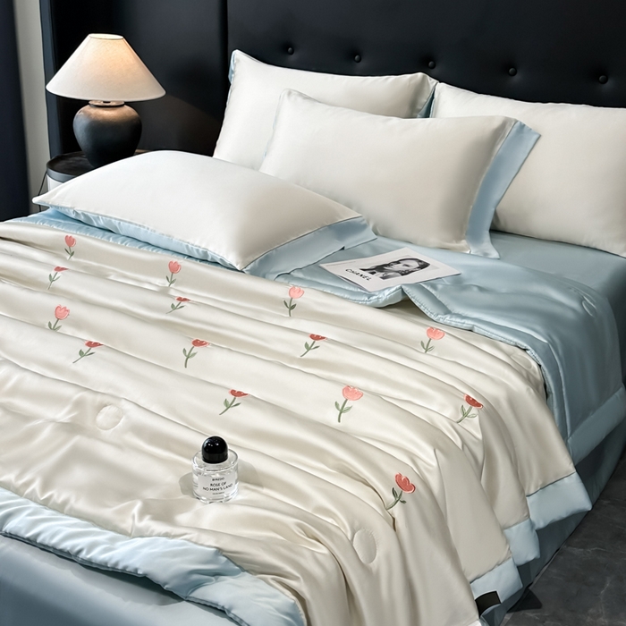 91家纺网 家纺一手货源 找家纺 满羽家纺 2025新款冰丝夏被四件套-满绣系列 郁金香-奶白兰