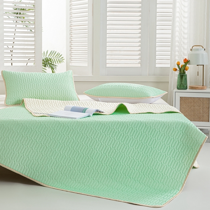 91家纺网 家纺一手货源 找家纺 美丽折2025新品6mm厚天然乳胶凉席三件套 大版印花卡通乳胶凉席平铺款 浅绿色