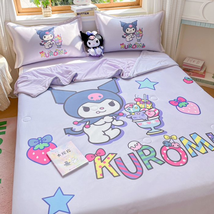 91家纺网 家纺一手货源 找家纺 博雅 2025新款 三丽鸥凉感丝夏被冰丝凉席组合四件套 开心库洛米