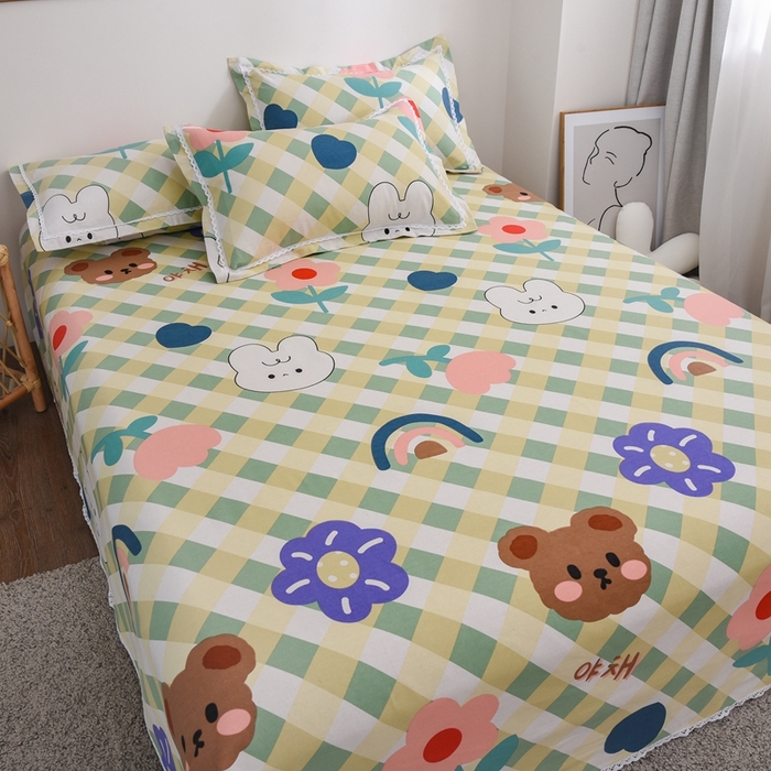 91家纺网 家纺一手货源 找家纺 仟网汇 2025全棉老粗布蕾丝花边三件套（无纺布手提包装） 彩虹熊