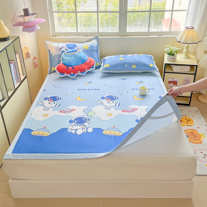 91家纺网 家纺一手货源 找家纺 博雅 2025新款独家版权A类大版数码印花1200D冰丝凉席 太空漫步