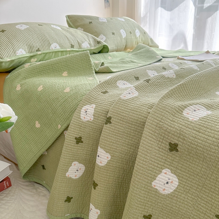 91家纺网 家纺一手货源 找家纺 慕晨 2025新款全棉床盖酵素砂洗双面纯棉棉花夹棉床盖单件三件套 抹茶熊